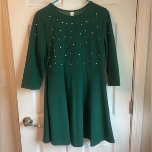 Short dress with pearls, Size Large